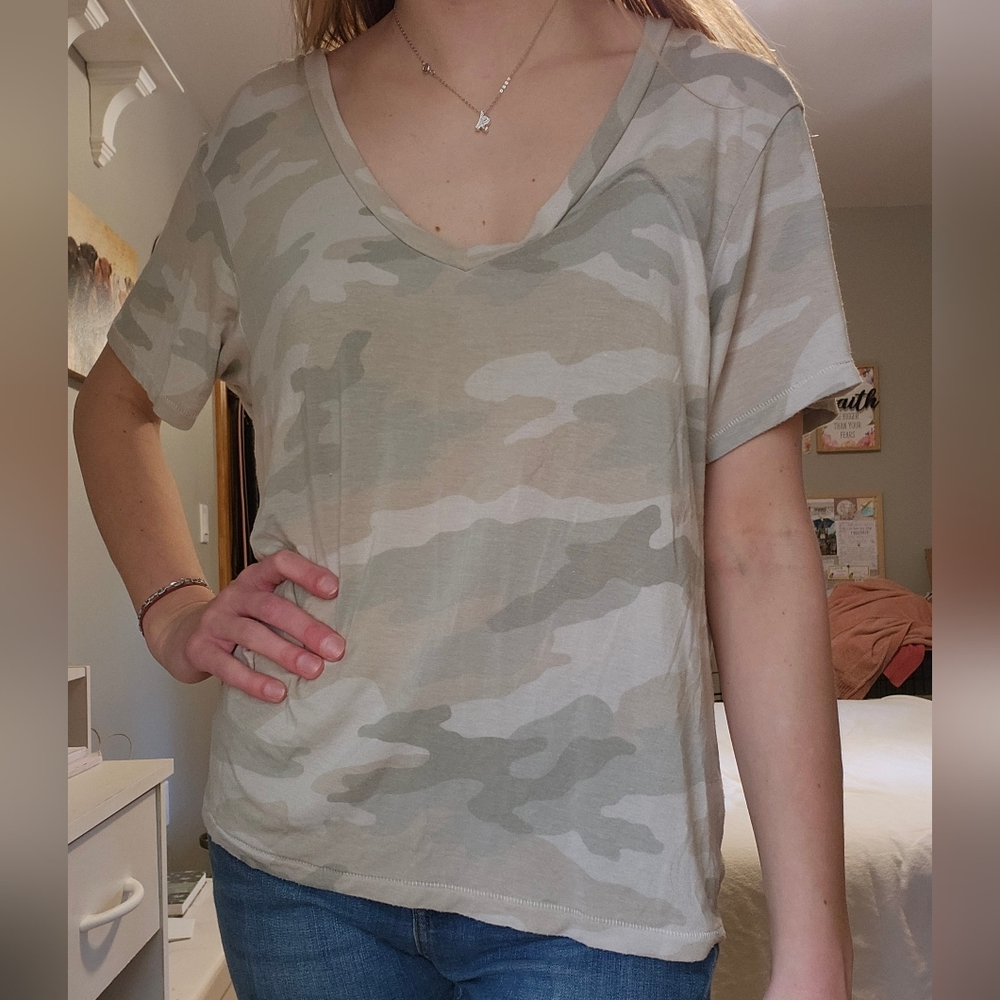 Women's American Eagle Camouflage V-Neck Top